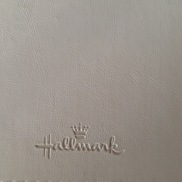 HALLMARK notebook / planner with pen. NEW - Picture 5 of 5